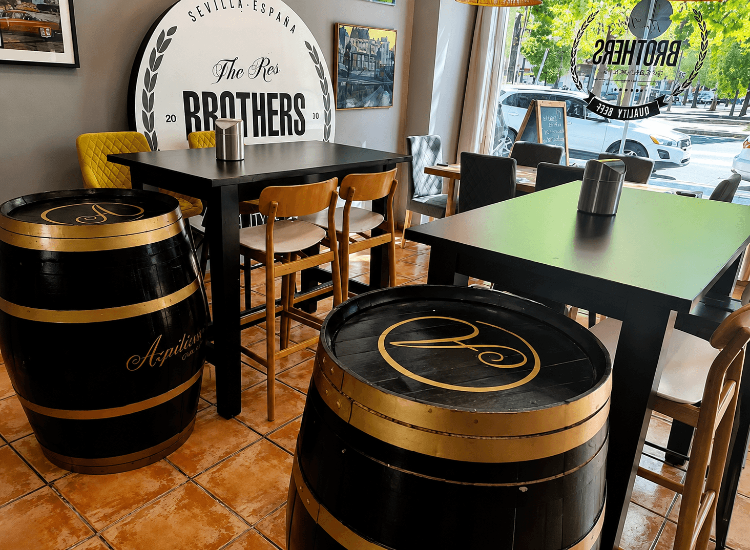 Interior de Res Brothers Steak House en Sevilla